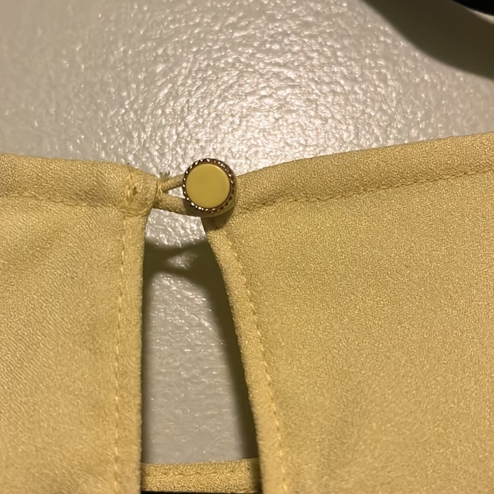 Banana Republic Scallop Detail Top - Picture 5 of 7